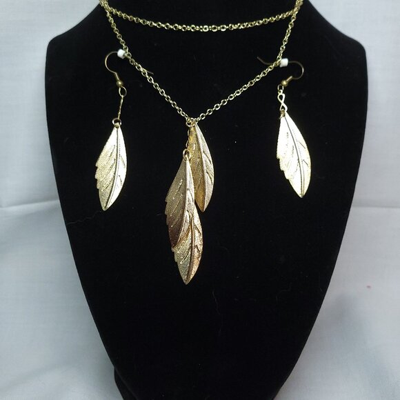 Gold Tone Feather Metal Necklace and Earrings - Picture 1 of 6